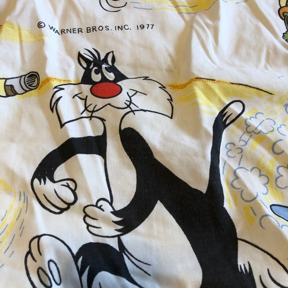 Vintage Loony Toons Comforter - Picture 2 of 5